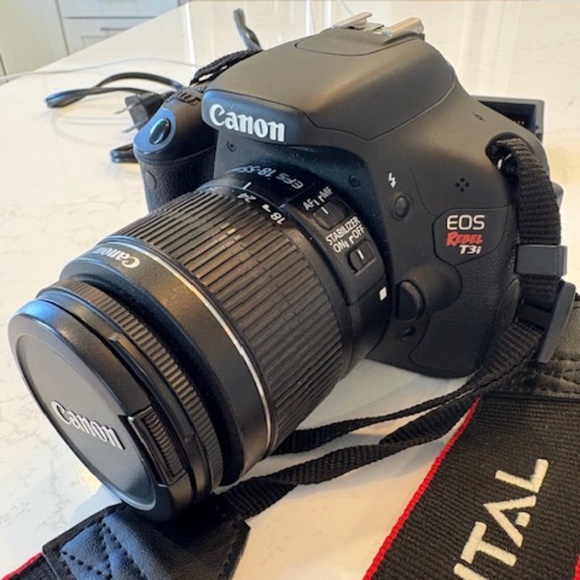 Canon EOS Rebel T3i 18.0MP DSLR Camera with 18-55mm Lens - Picture 1 of 10